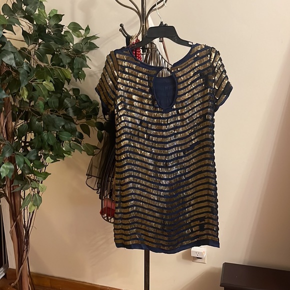 French Connection bronze and dark blue timeless sequin shift mini dress - Picture 3 of 9
